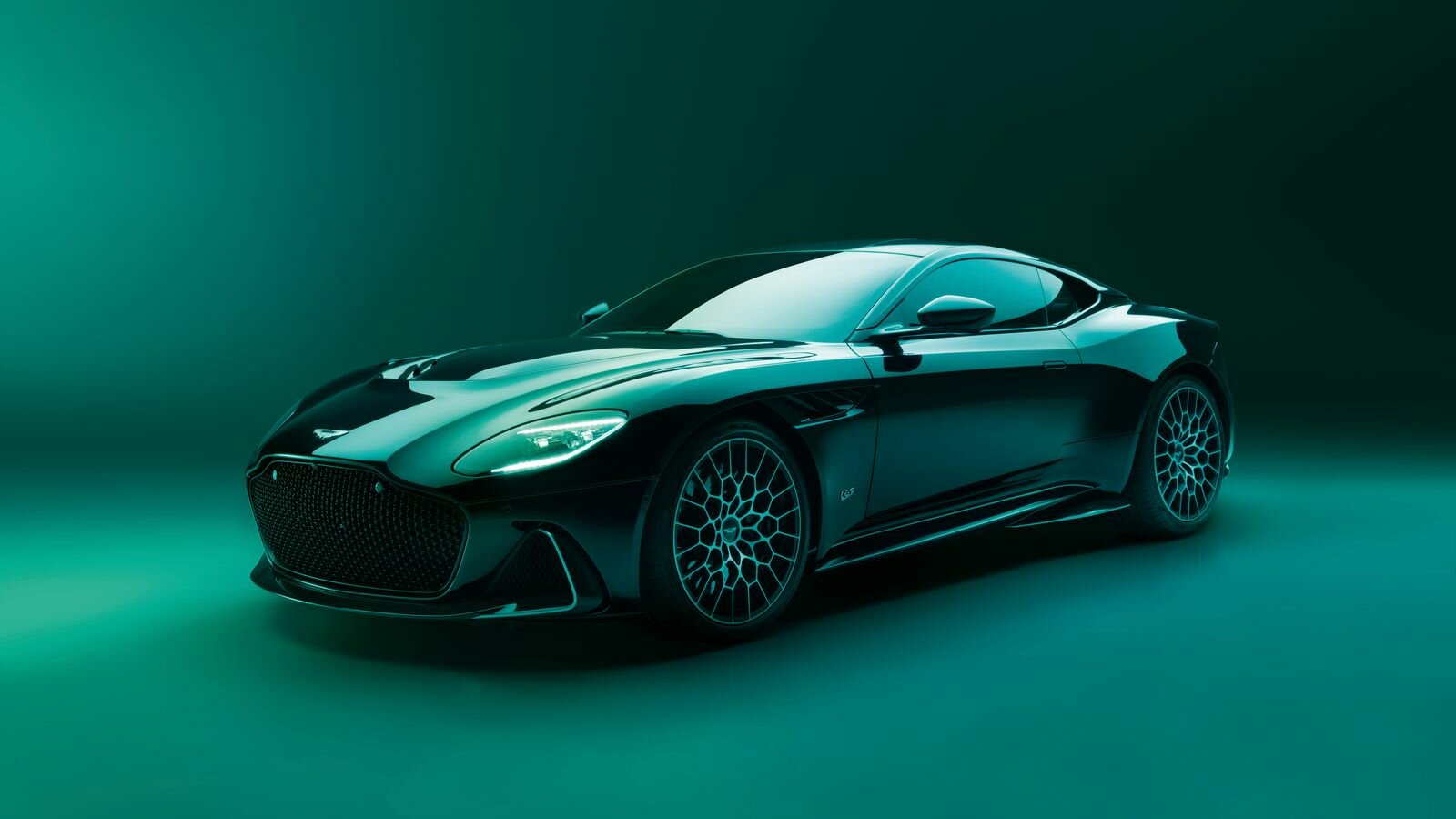 Прощальная версия Aston Martin DBS 770 Ultimate стала самой мощной серийной моделью в истории марки