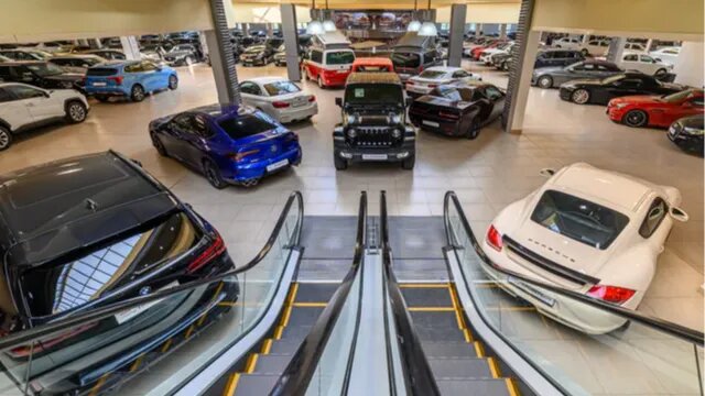 Россияне в августе купили рекордное количество автомобилей с пробегом