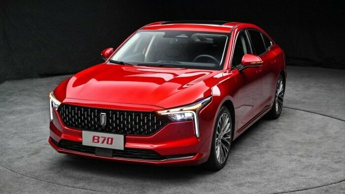 Чиновники Санкт-Петербурга пересядут на автомобили Lada