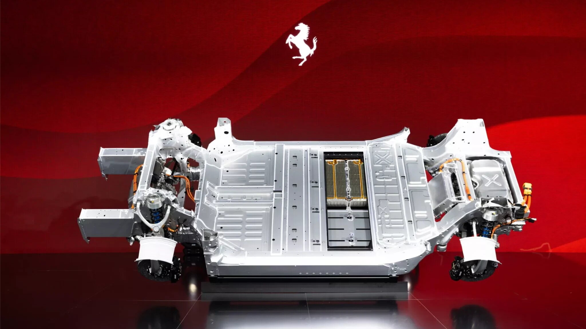 Первый электрокар Ferrari Elettrica: свыше 1000 сил, 100 км/ч за 2,5 секунды и интрига с внешностью