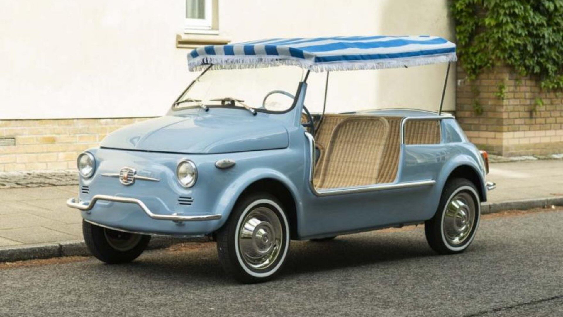 На продажу выставили очень редкий пляжный Fiat 500