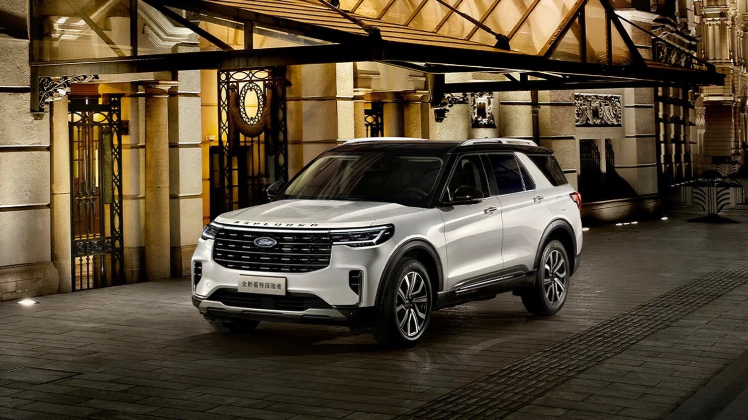 Ford представил в Китае обновлённый Explorer c 27-дюймовым экраном