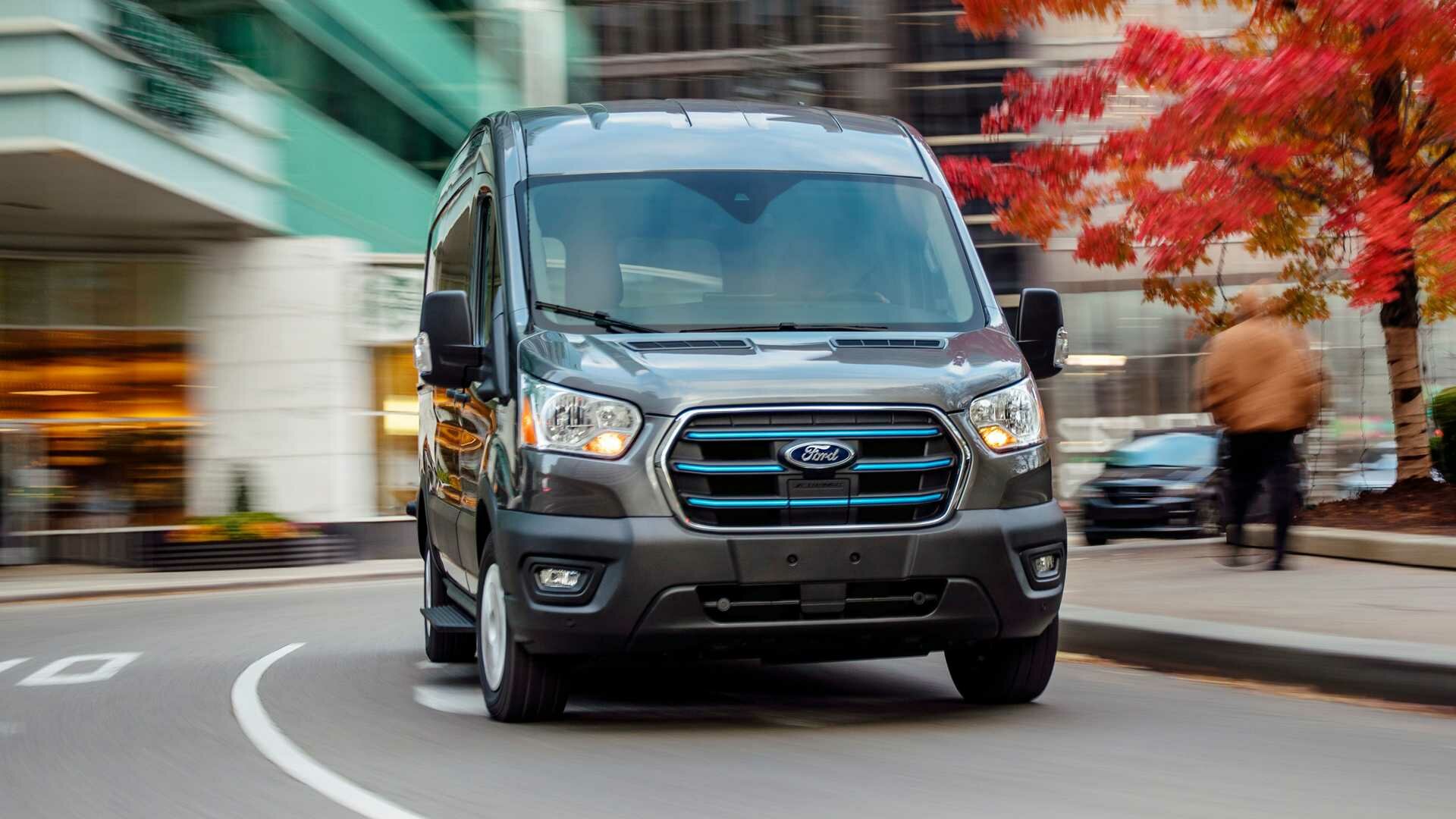 Автомобили Ford научатся автоматически соблюдать скоростные ограничения