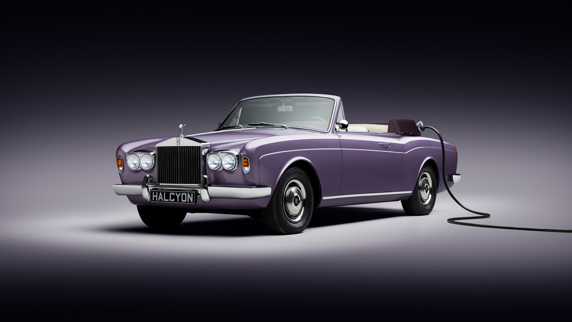 Старый Rolls-Royce Corniche превратили в роскошный и дорогой электрокар