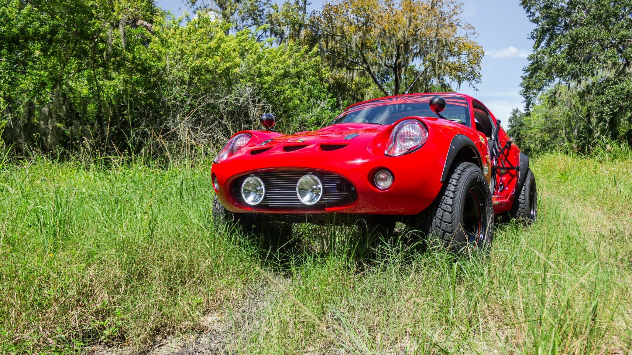 На продажу выставили «внедорожную Ferrari» на базе Mazda MX-5