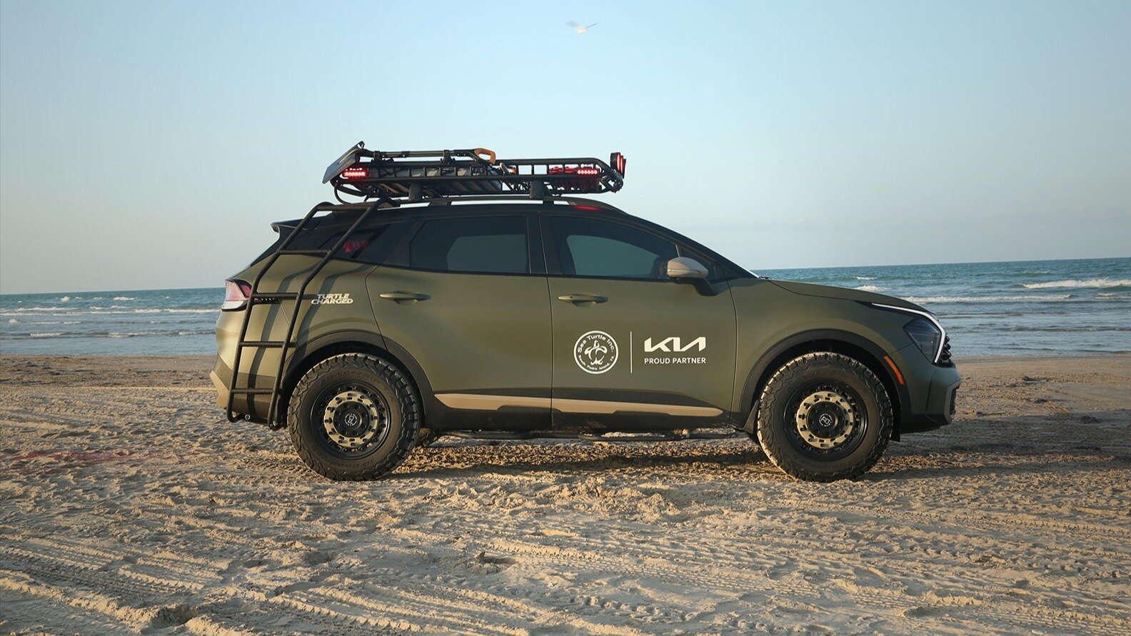 Kia построила экстремальный Sportage, чтобы спасать морских черепах