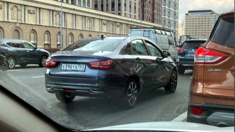 Новую Lada Vesta заметили в Москве