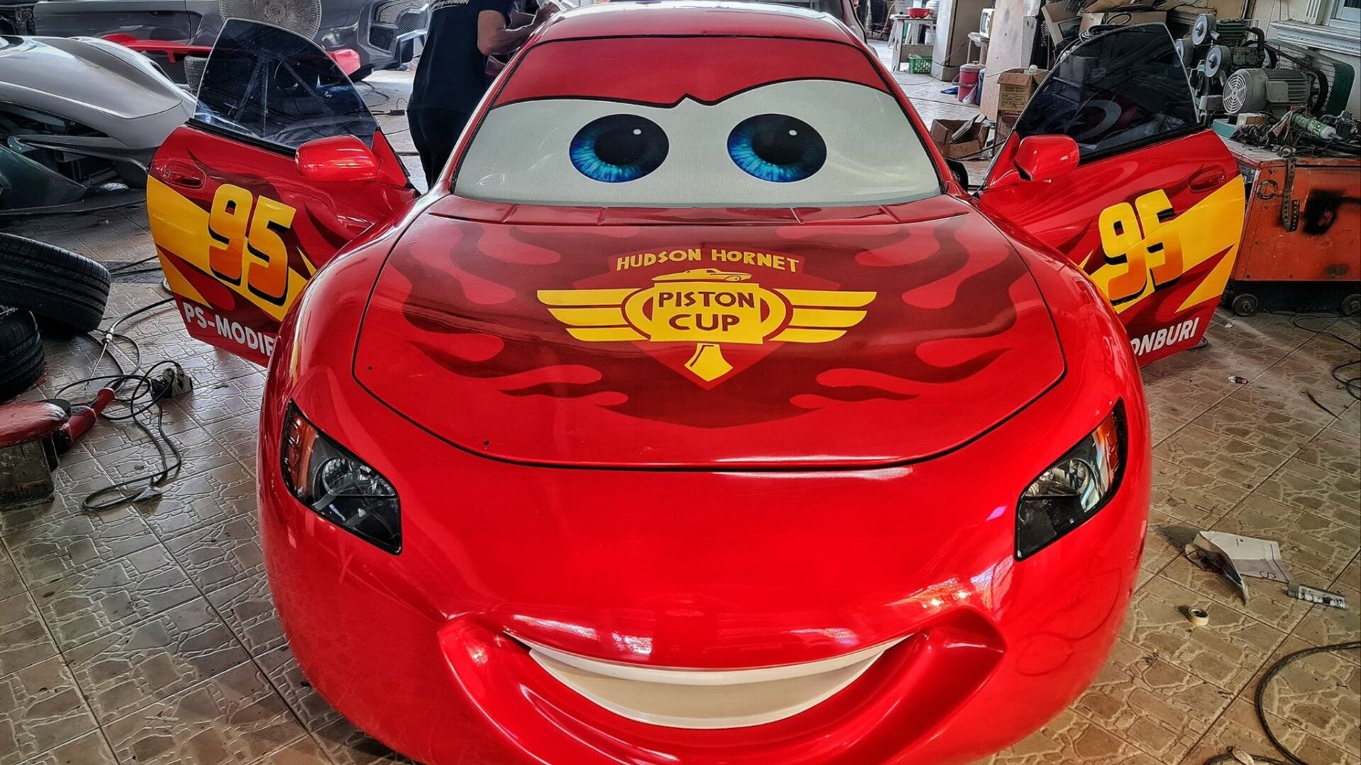 В Таиланде показали Toyota Celica, переделанные в стиле мультфильма «Тачки»