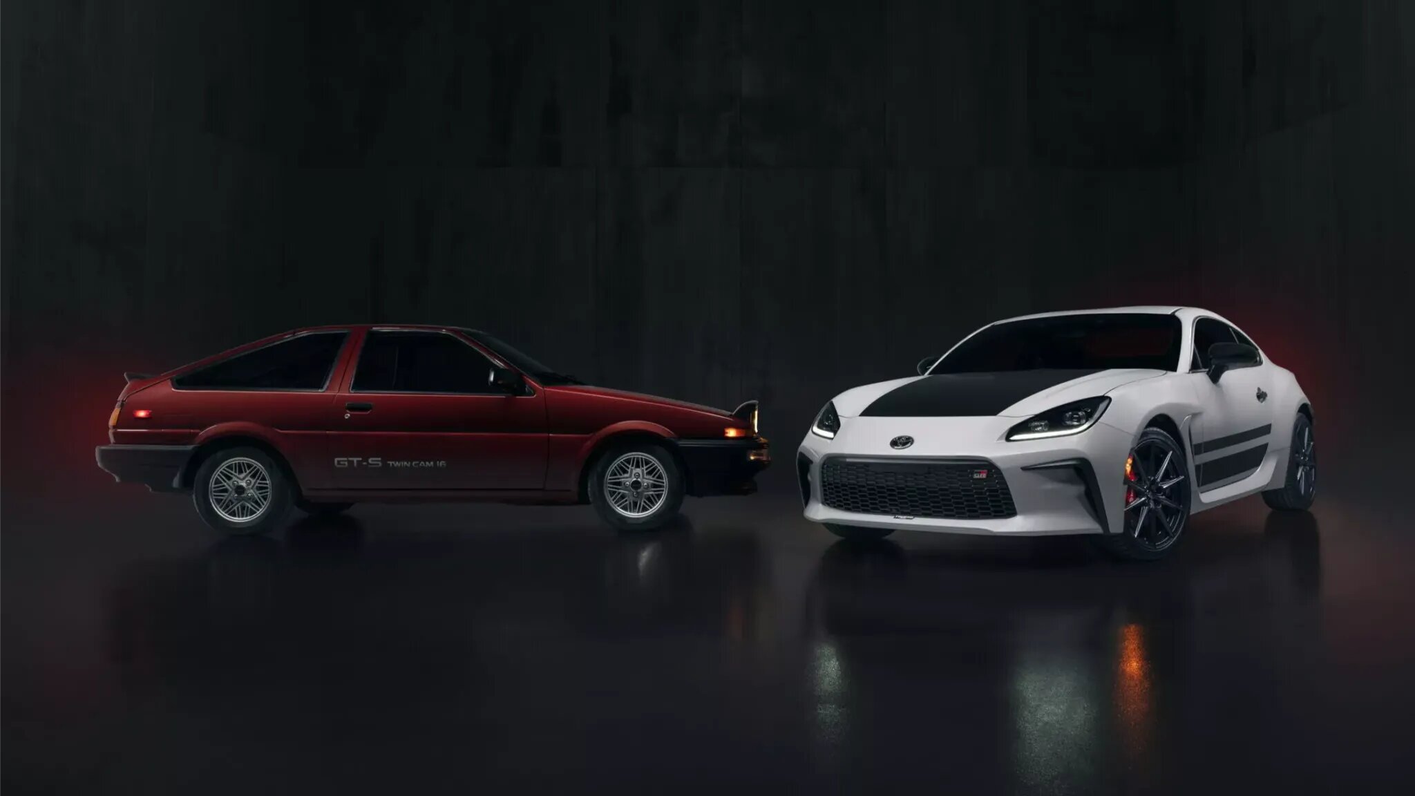 Два спорткара Toyota получили особые версии в честь культовых Супры и «хачироку» 