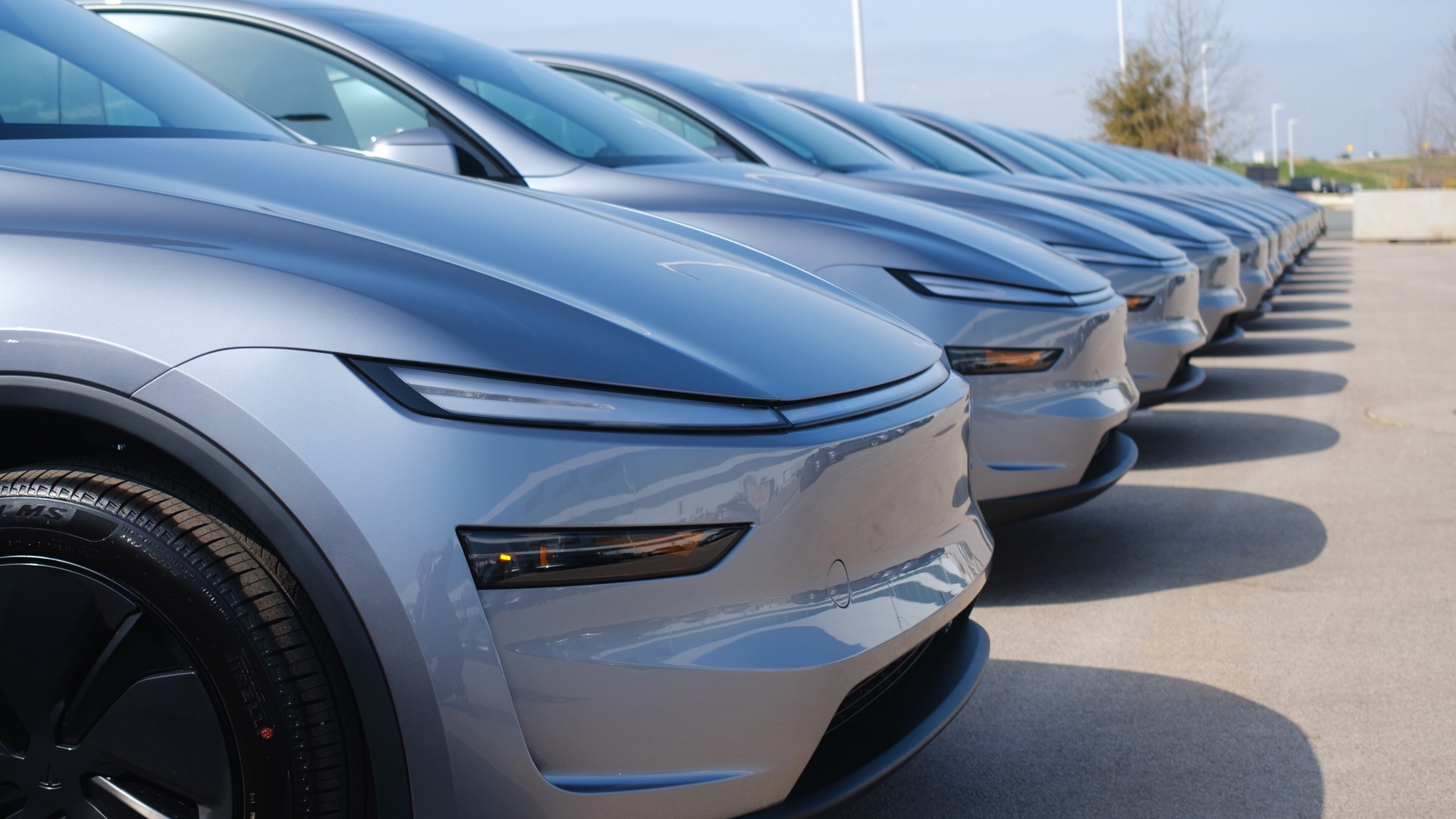Tesla запатентовала решение для подключения электрокаров к спутникам Starlink