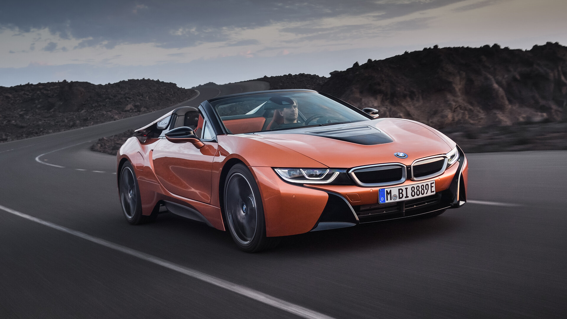Компания BMW продала в США новый спорткар i8, который сняли с производства ещё в 2019 году