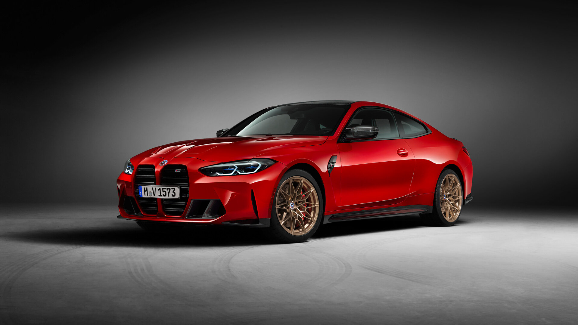 BMW M3 и M4 получили юбилейные версии c чемоданами