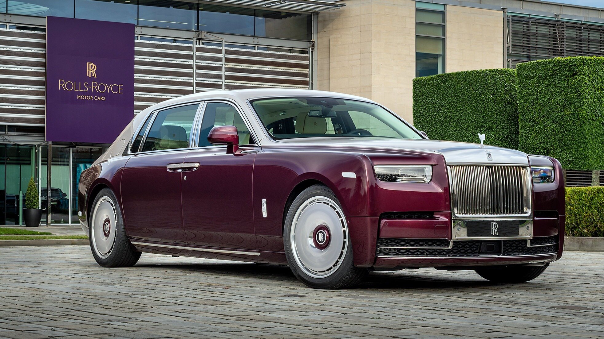 Rolls-Royce впервые использовал в отделке раковины морского ушка