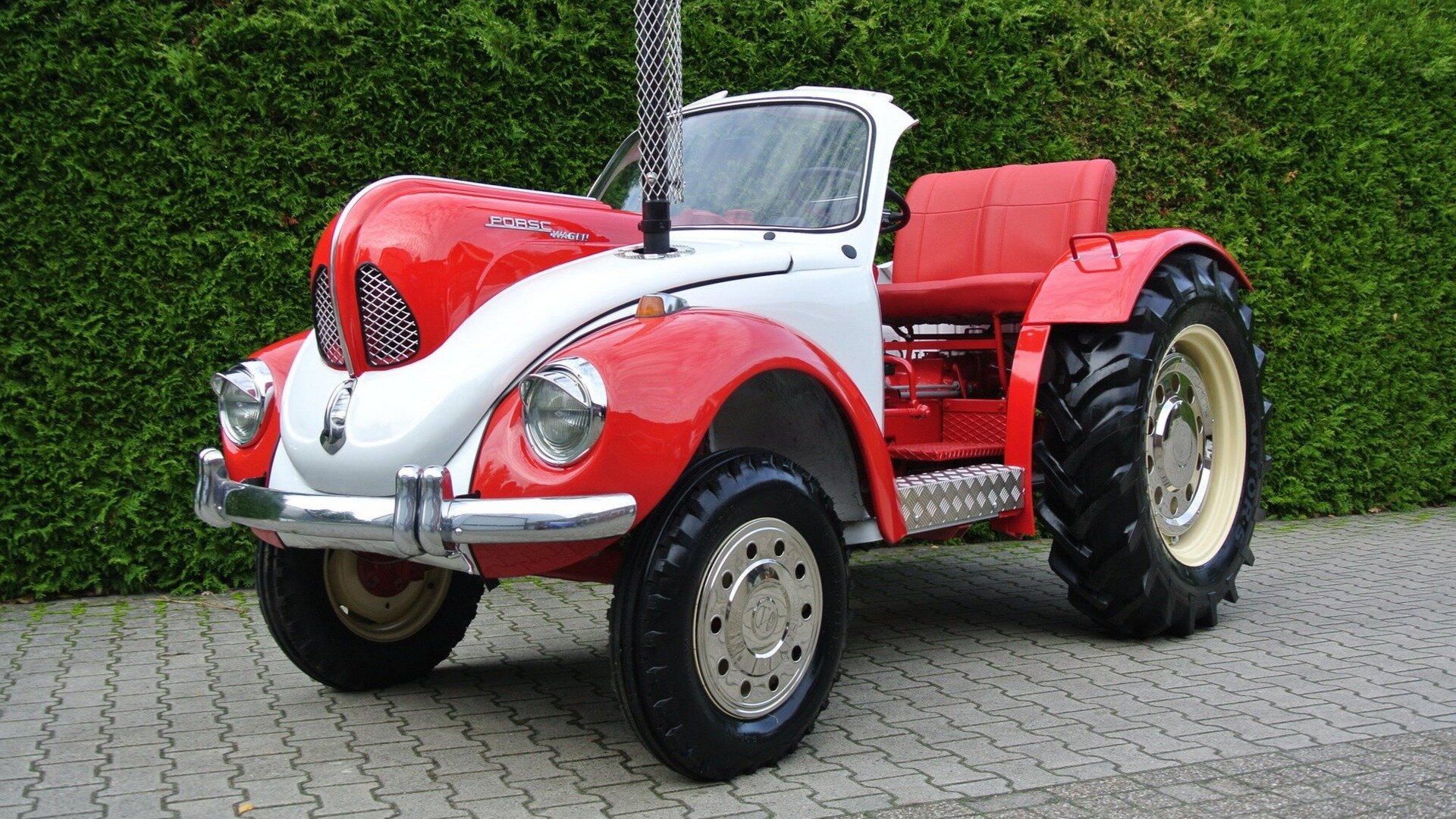В Нидерландах продают трактор Porsche, стилизованный под Volkswagen Beetle