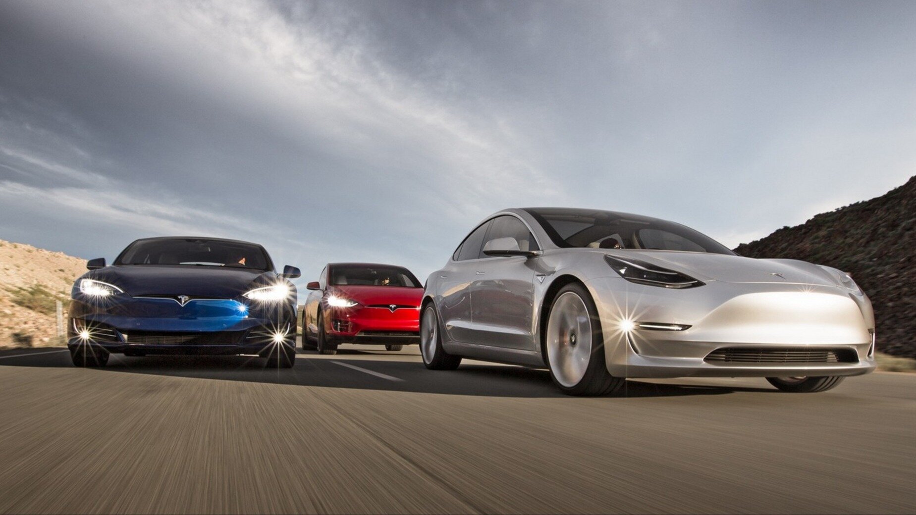 Tesla отвергла обвинения в высоком уровне аварийности своих электрокаров