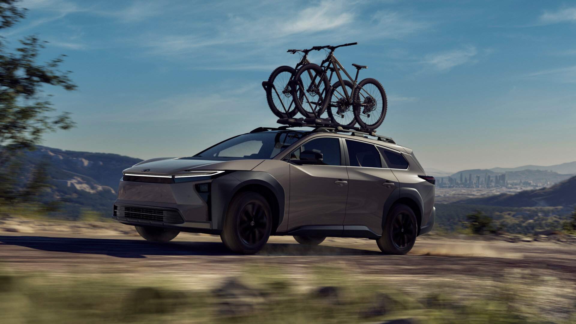 Toyota показала большой электрокроссовер bZ Woodland для США на базе Subaru