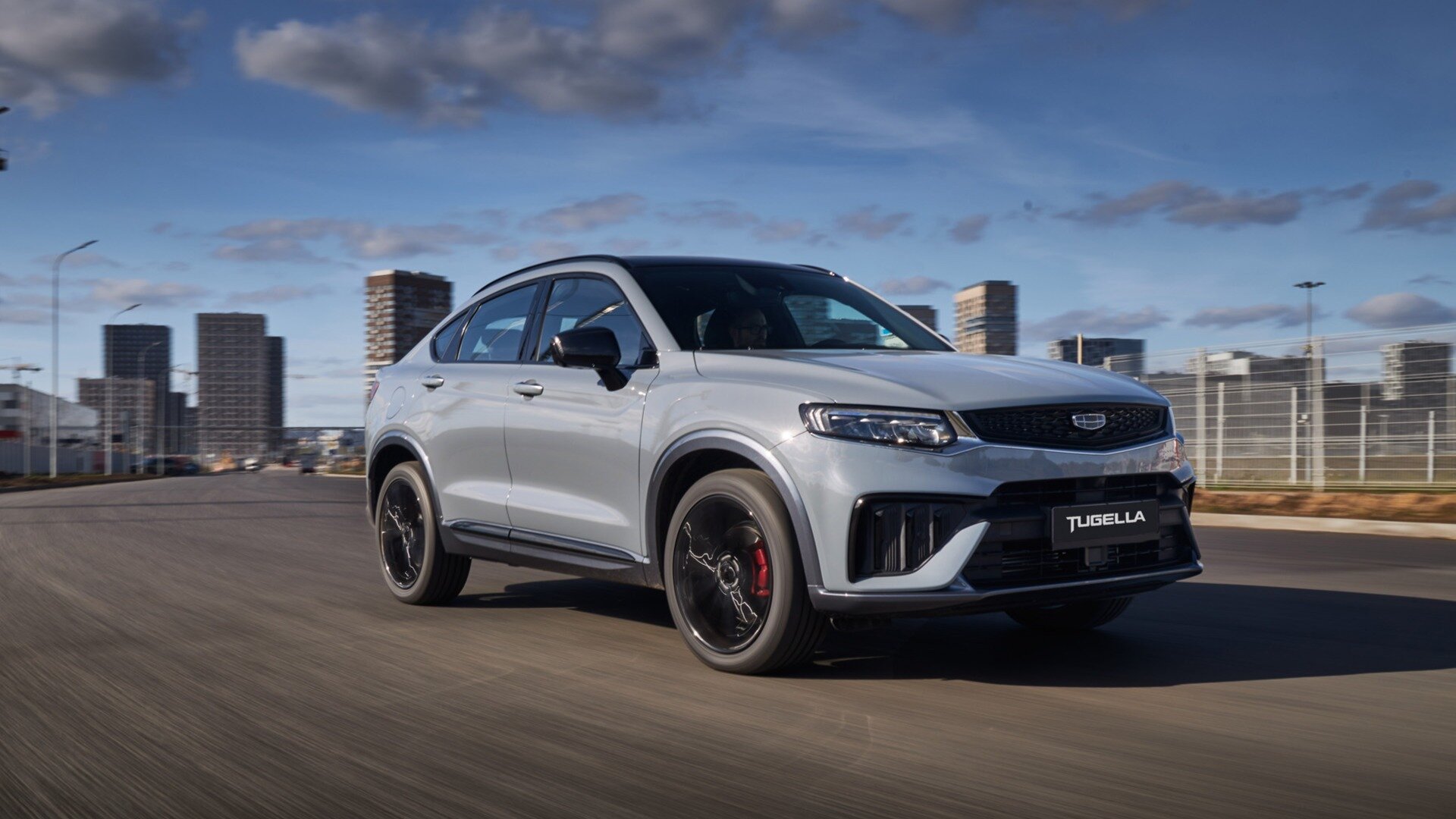 Geely не отказалась от идеи продавать в России бюджетную Tugella с передним приводом