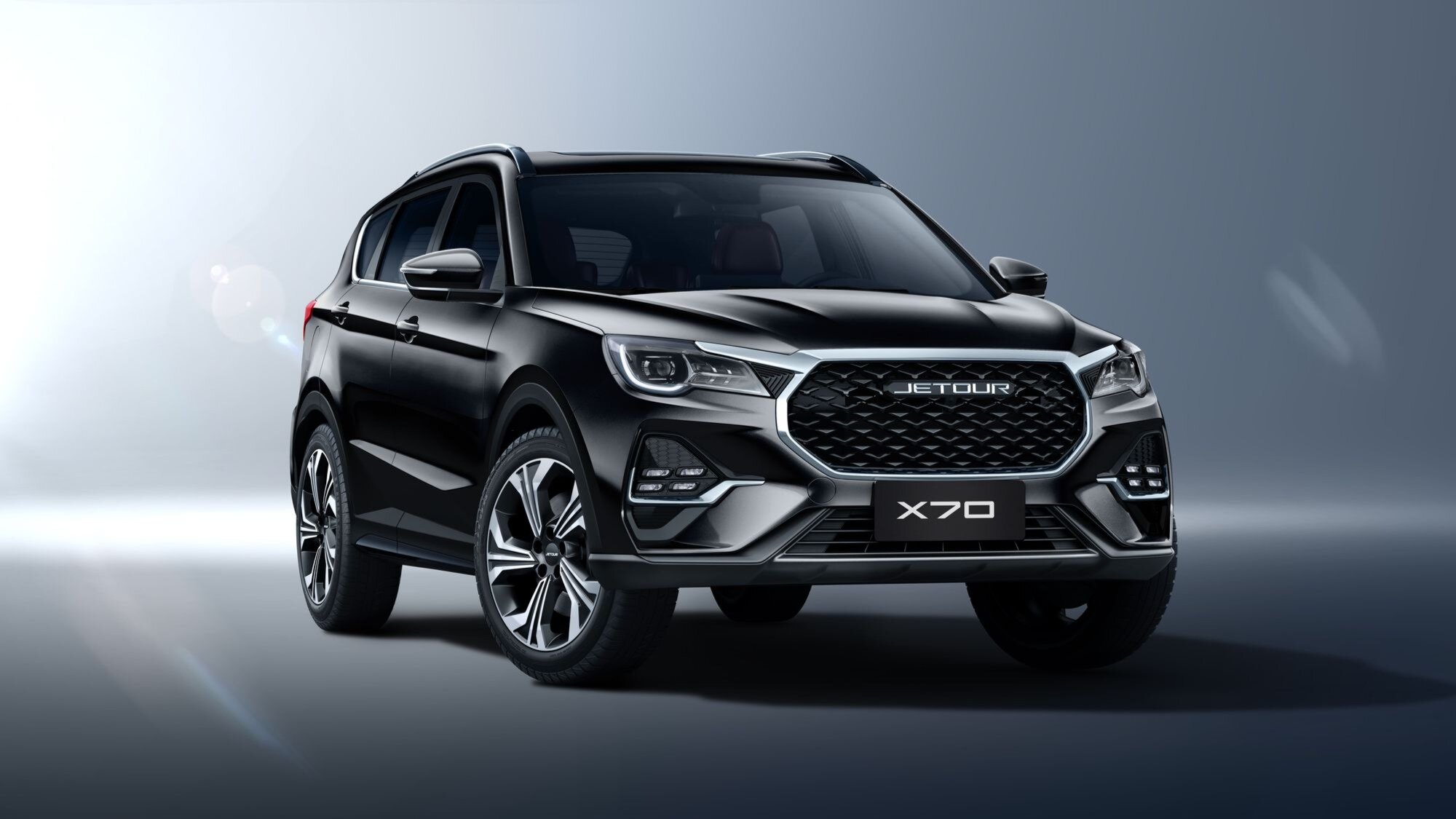 Стартовали российские продажи среднеразмерного кроссовера Jetour X70