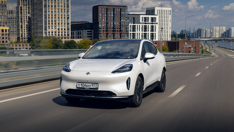 Хайп-лайт: первый тест электрического кросс-купе GAC Hyptec HT