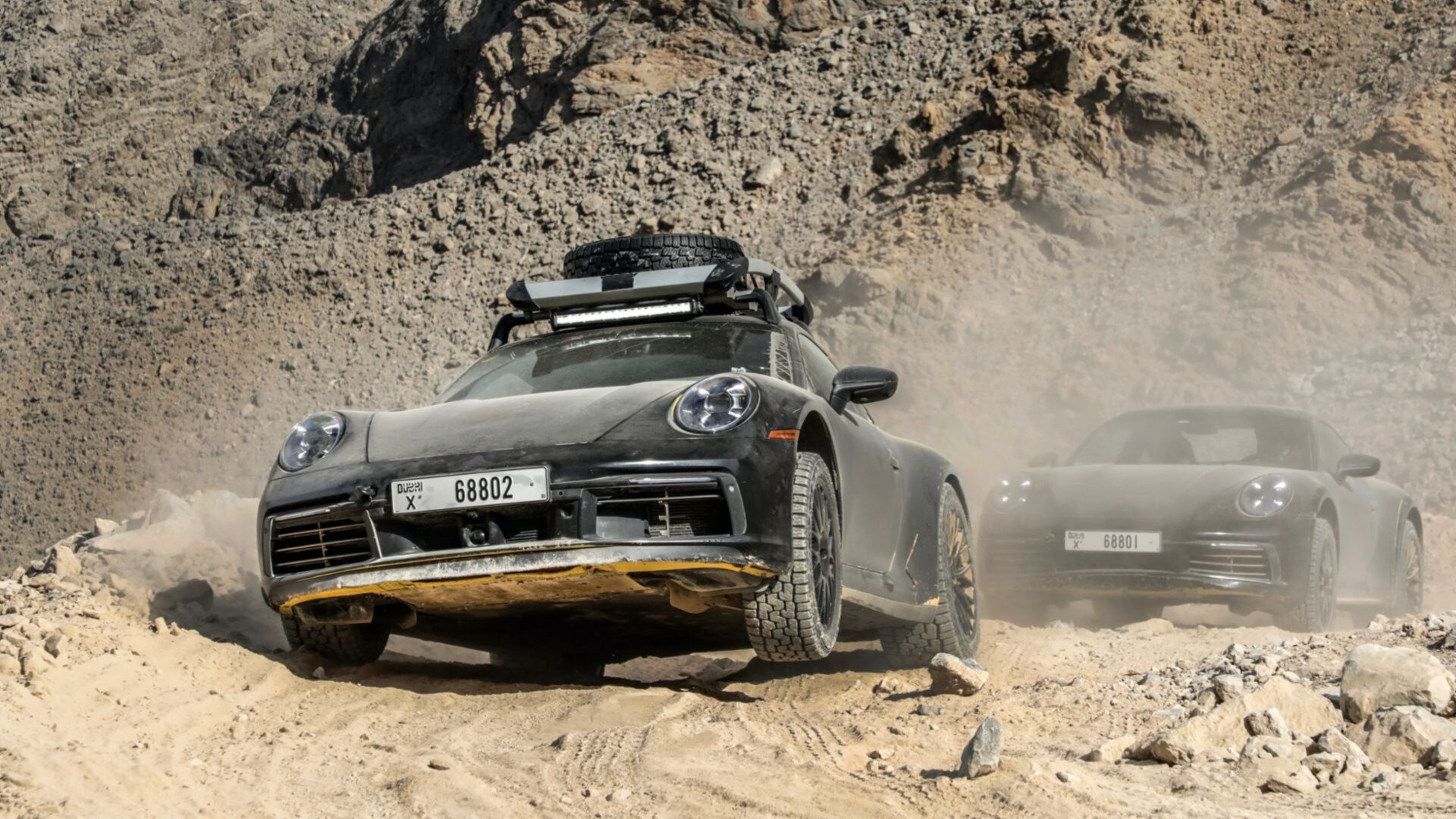 Компания Porsche показала внедорожный 911 и назвала дату премьеры