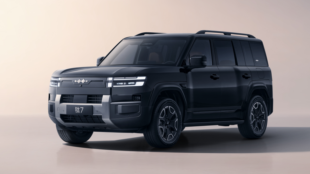 В Китае рассекретили большой гибридный внедорожник Fang Cheng Bao Ti7 от BYD