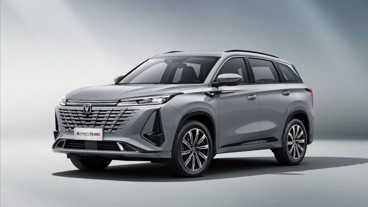 Доступный в России кроссовер Changan CS75 Plus обновился в Китае