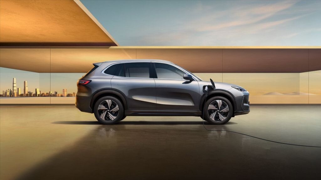 Кроссовер Geely EX5 впервые вошёл в топ-5 по продажам электрокаров в России