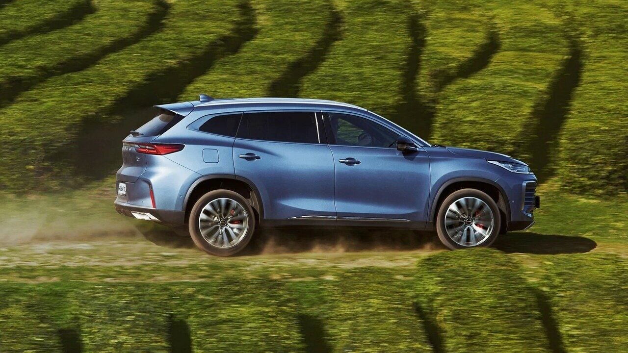 Сборку Exeed TXL планируют перенести на бывший завод GM в Петербурге