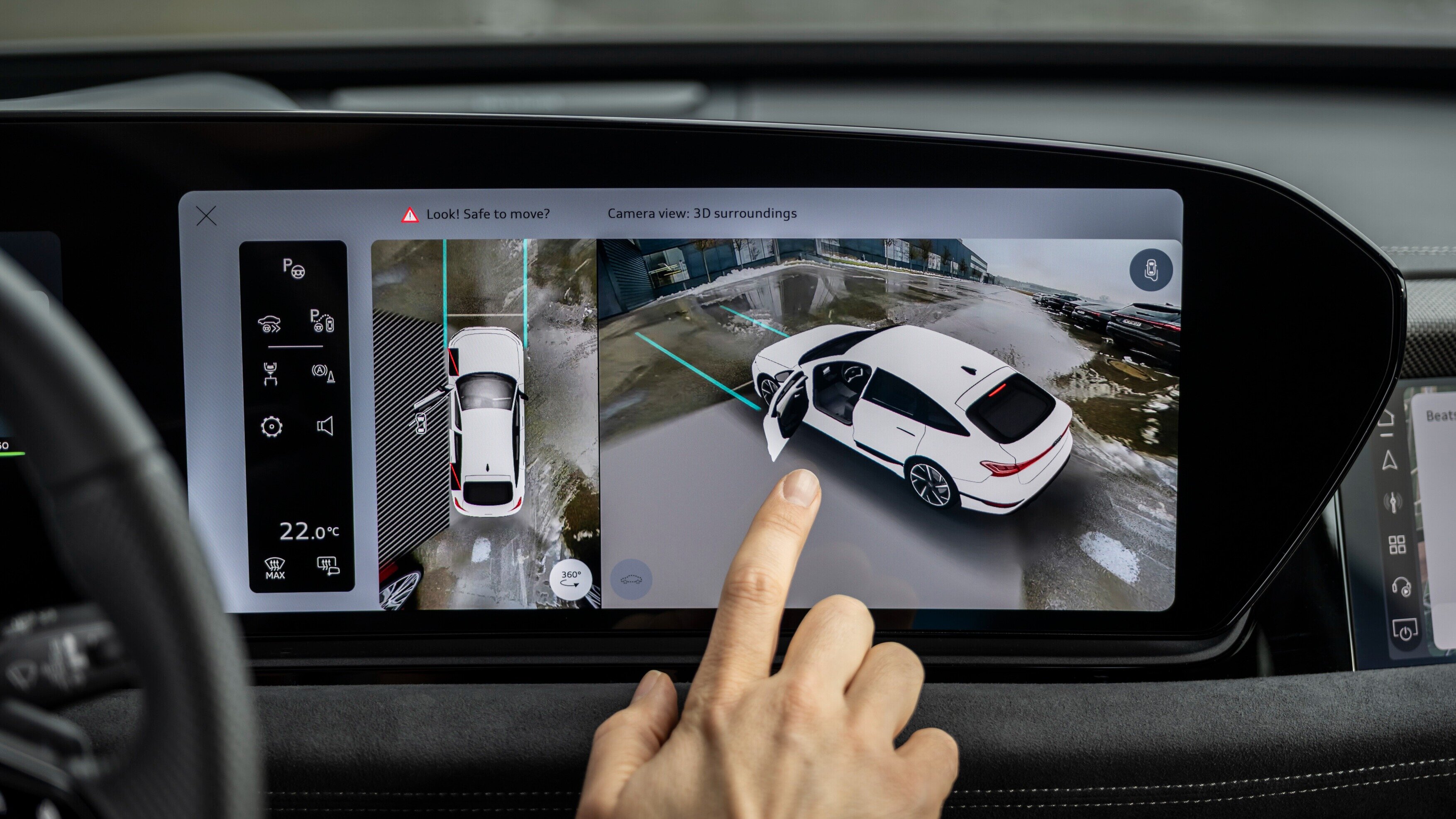 Креативный директор Audi раскритиковал большие дисплеи