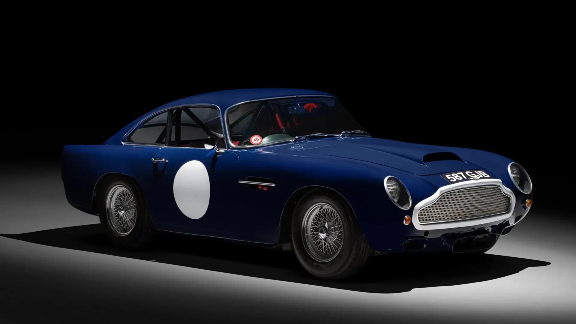 С молотка уйдёт один из шести выпущенных гоночных Aston Martin DB4