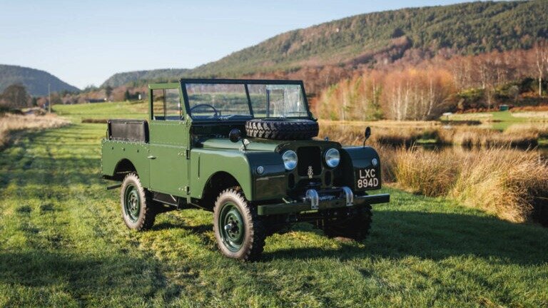 С молотка уйдёт старый Land Rover, на котором ездила королева Великобритании