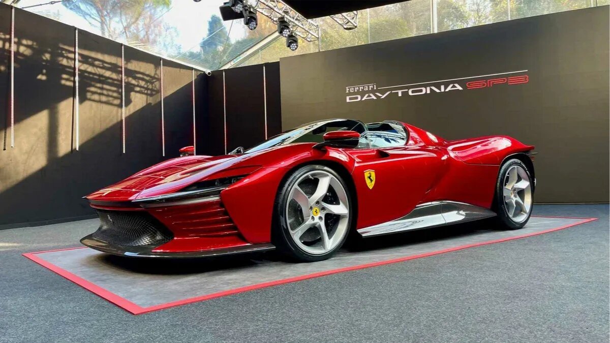 Самую дорогую новую Ferrari на Авто.ру продают за 499 миллионов рублей — это тарга Daytona SP3