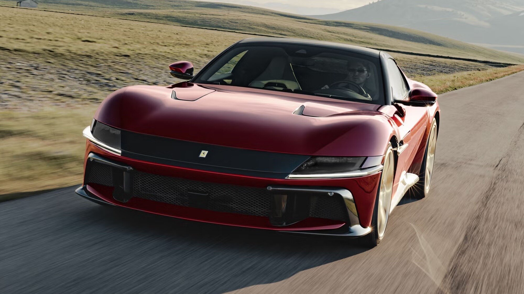 Ferrari представила первую модель с «механикой» за 14 лет, но есть нюанс