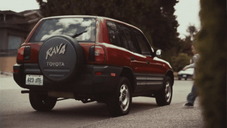 Toyota показала трогательную рекламу RAV4 для Super Bowl