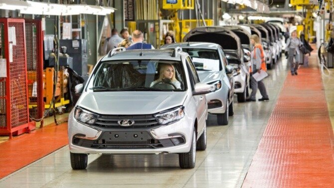 В сентябре АвтоВАЗ будет выпускать только белые Lada Granta