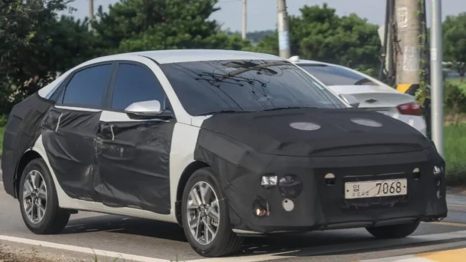 Фотошпионы заметили новый Hyundai Solaris — у него «двухэтажные» фары