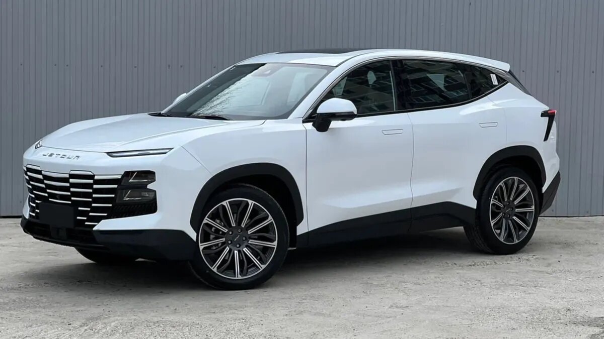 Новые кроссоверы Jetour Dashing появились в России по цене вдвое выше, чем в Китае