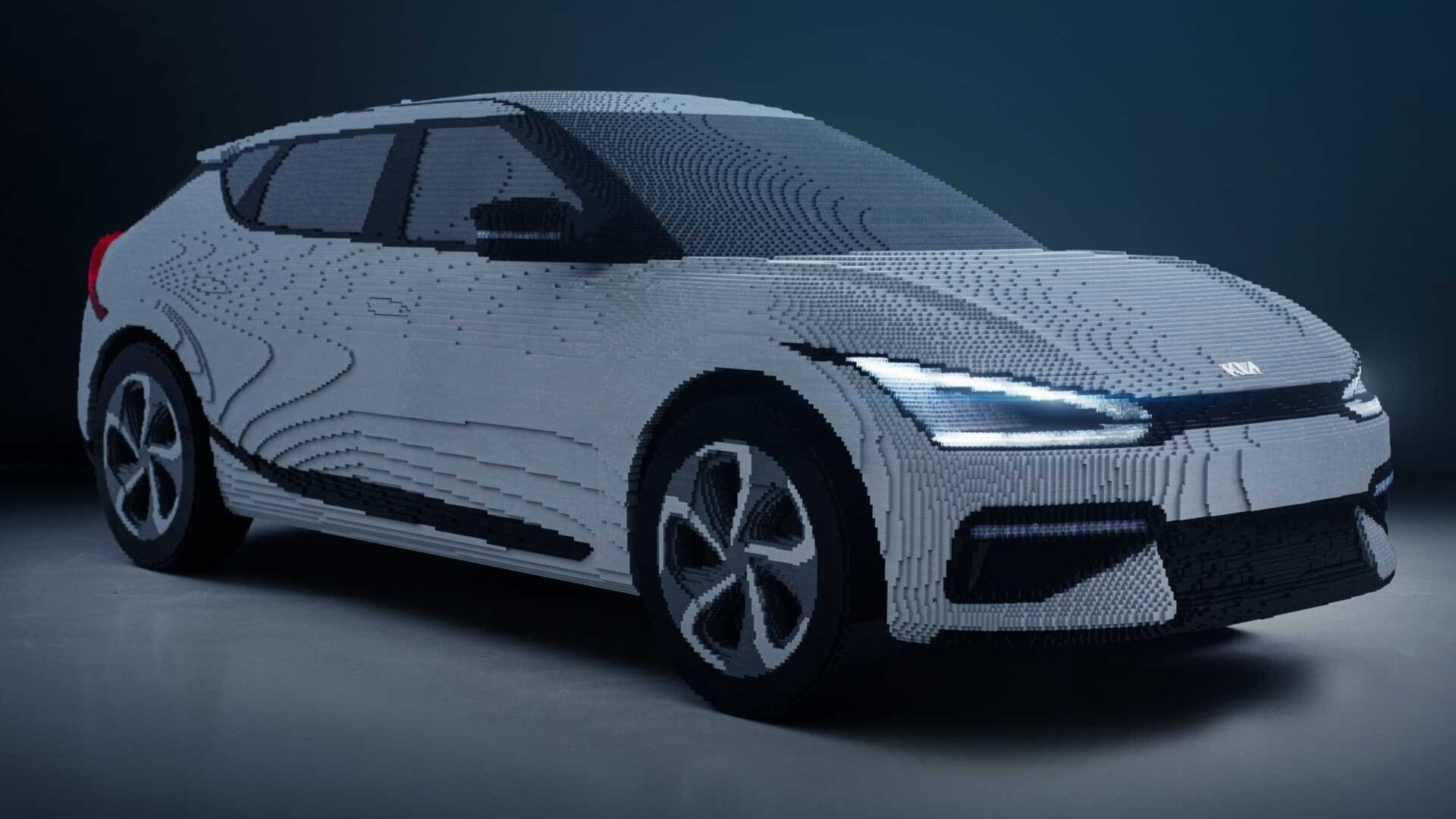 Из 350 000 кубиков Lego собрали полноразмерную копию Kia EV6