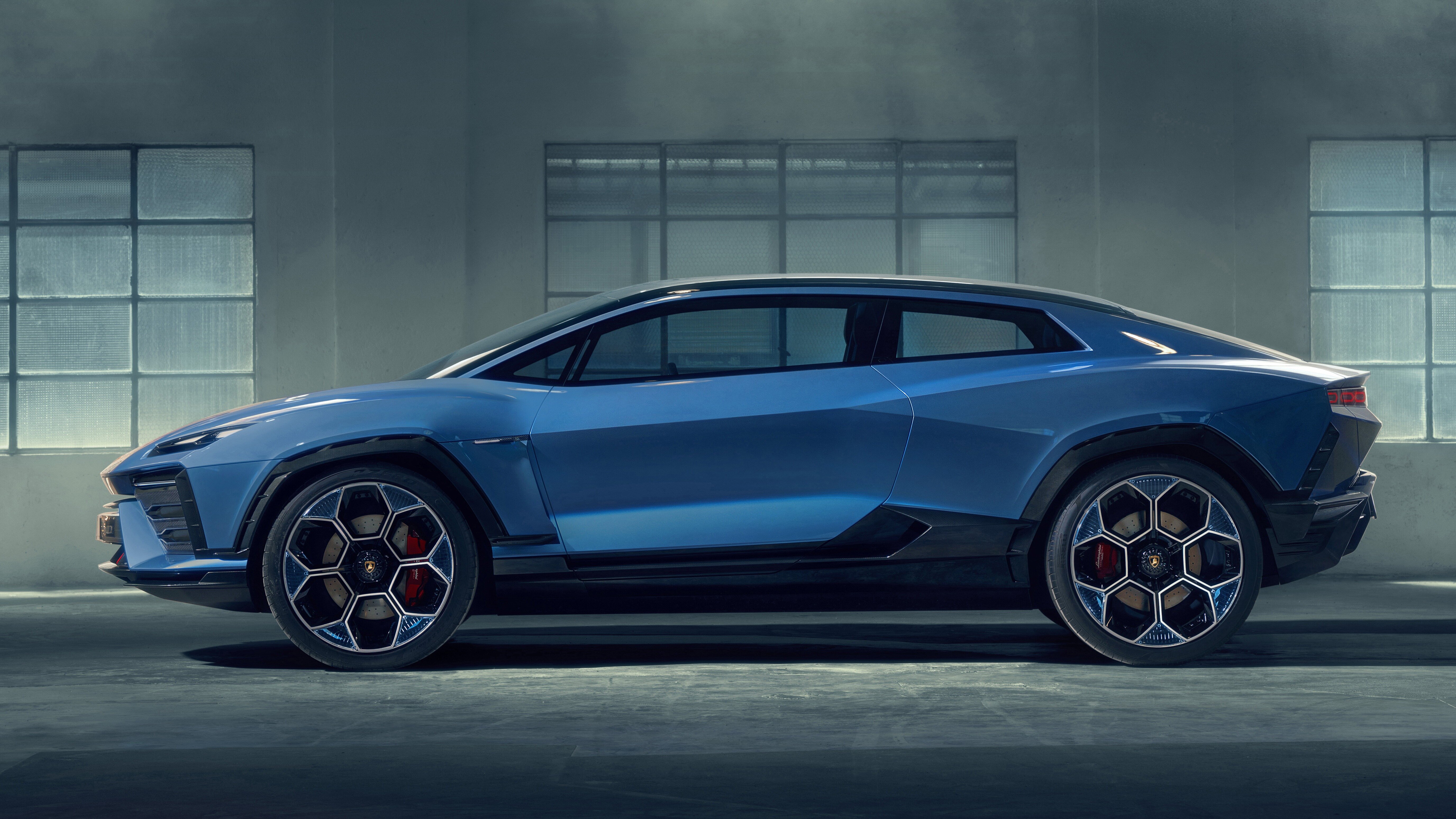 Lamborghini выпустит подзаряжаемый гибрид вместо электрического GT