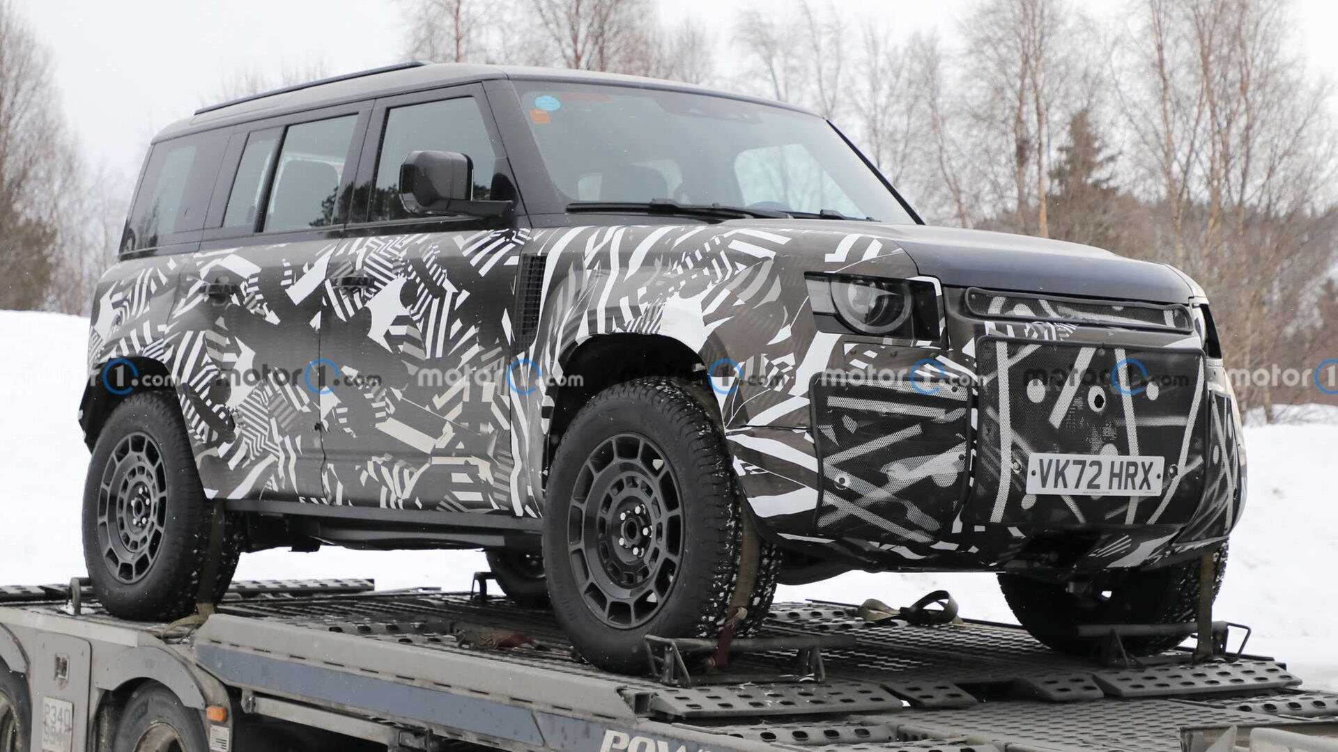 Прототип самого «злого» Land Rover Defender сняли крупным планом