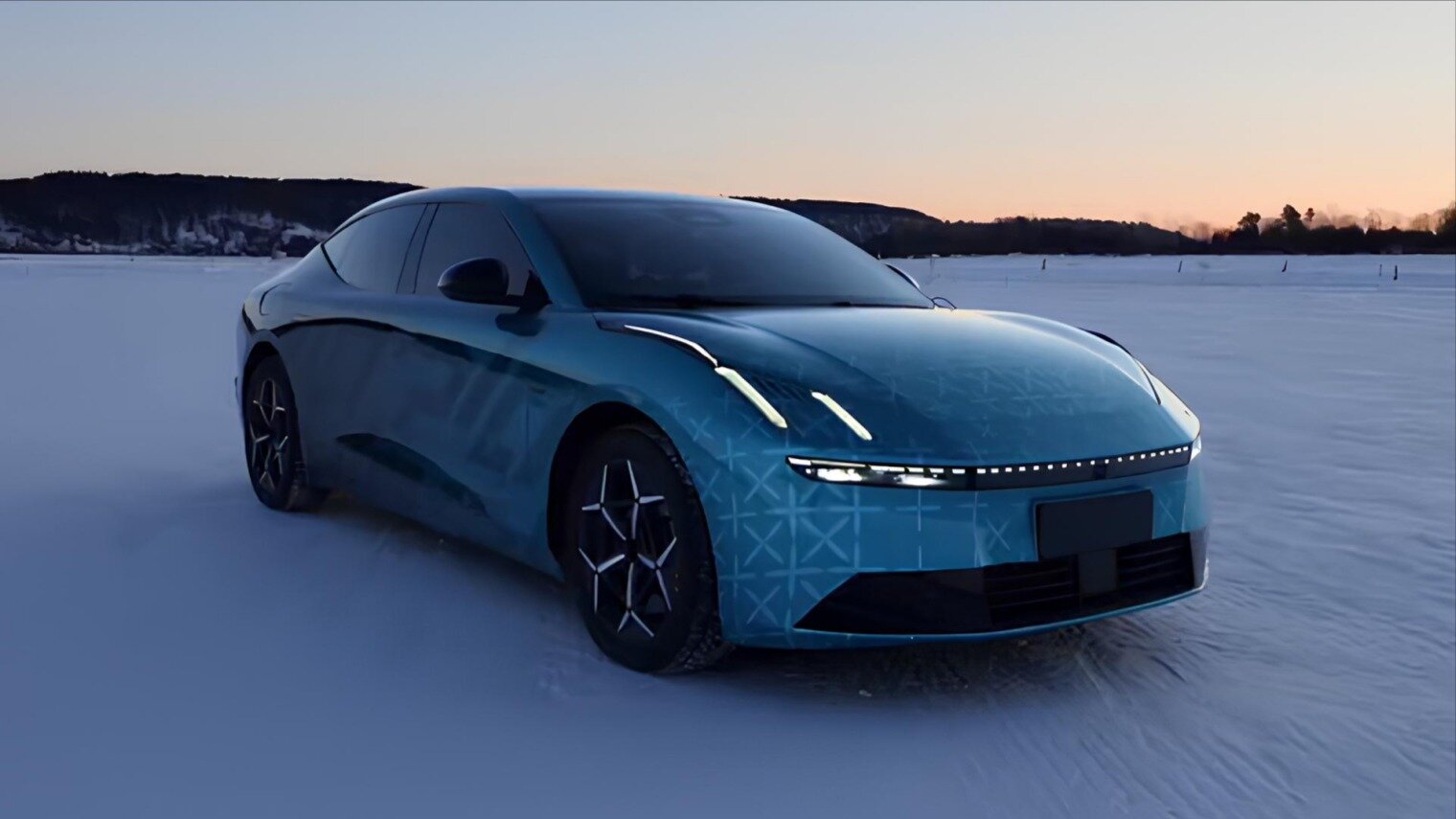 Электроседан Lynk&Co Z10 получит гибридную версию