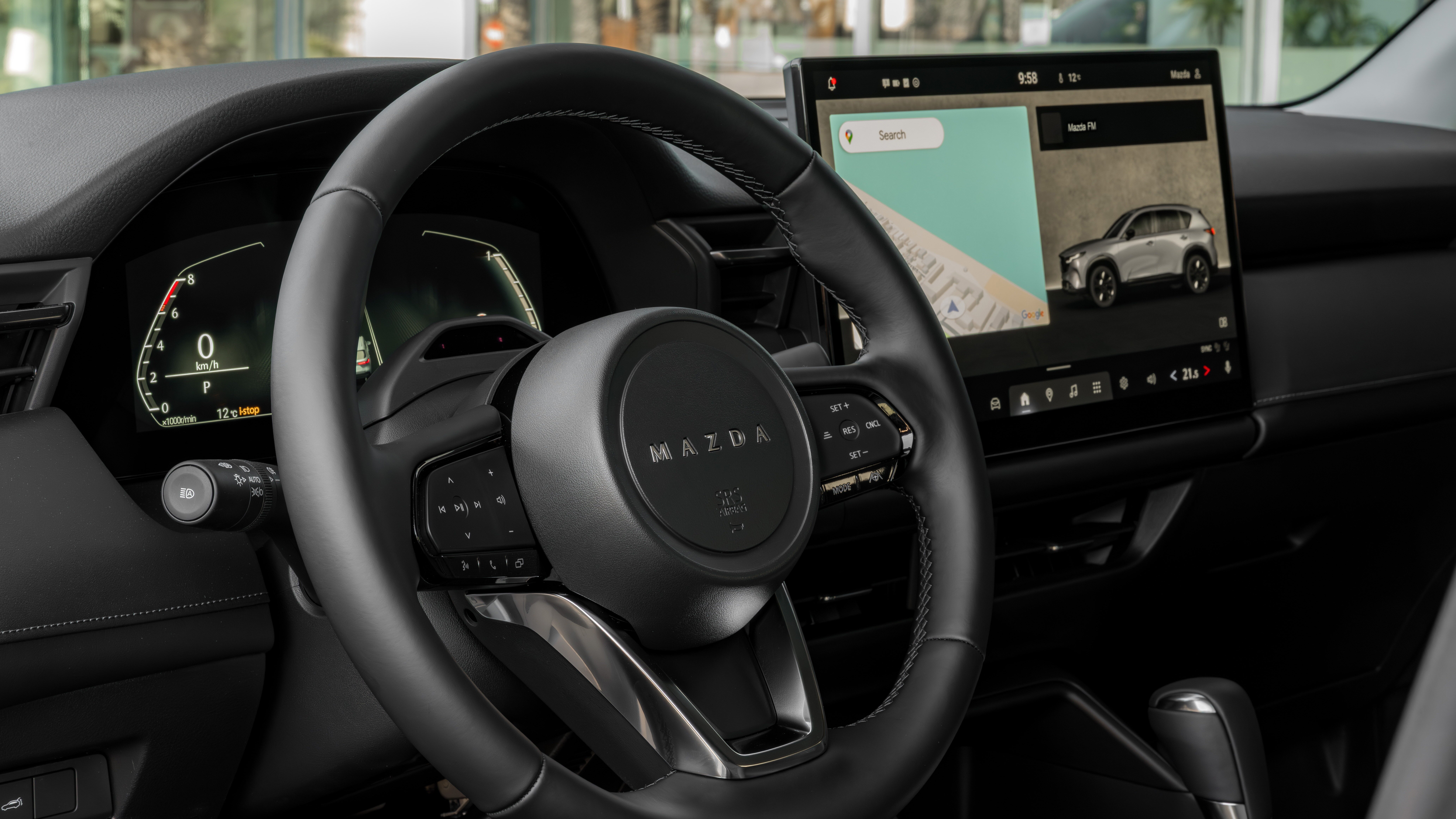Mazda запатентовала технологию, которая поможет водителю правильно сесть за руль
