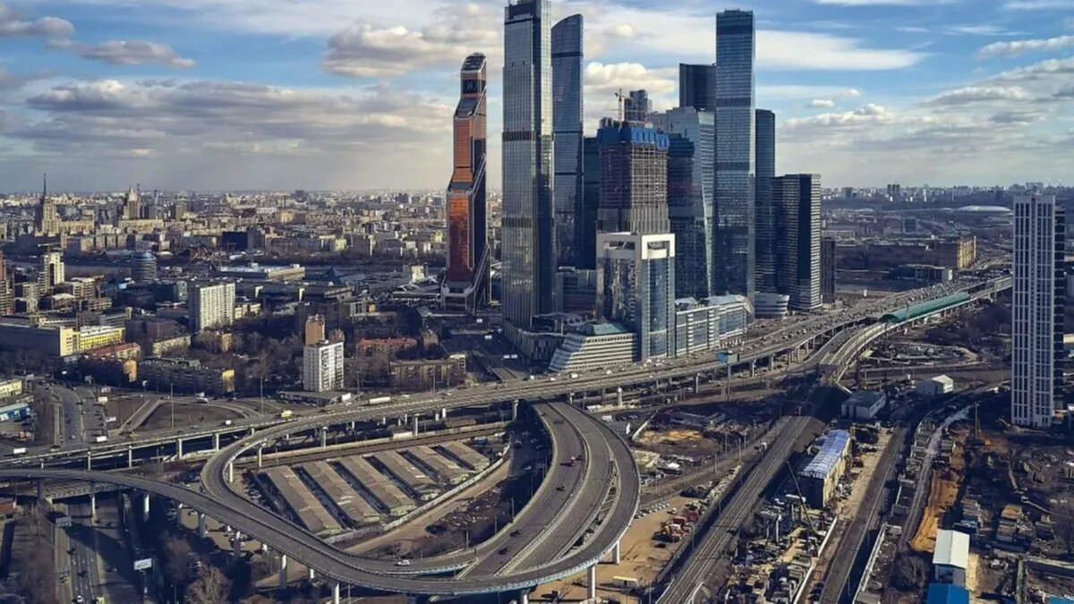 На МКАД и ТТК увеличат количество полос и уберут обочины