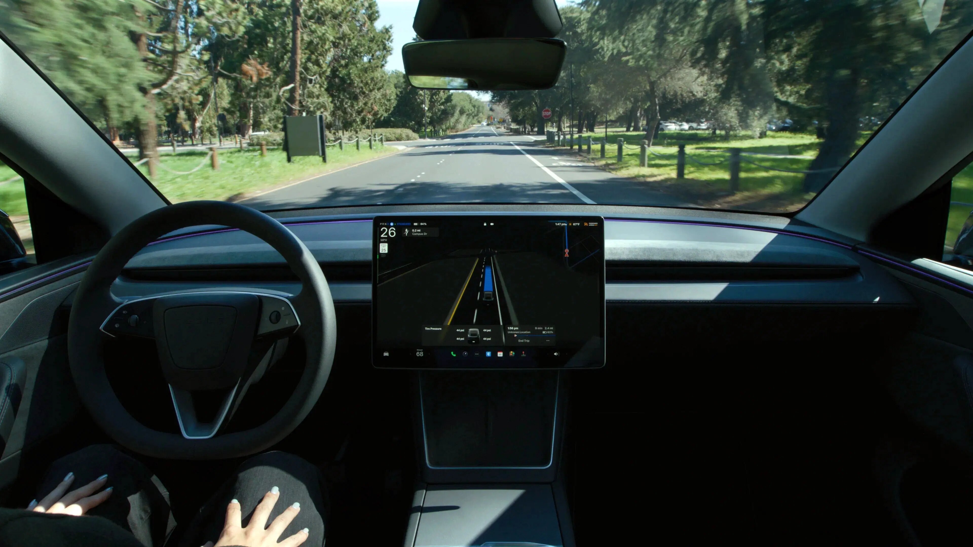 Tesla переименовала свой «автопилот» в Китае из-за местного закона