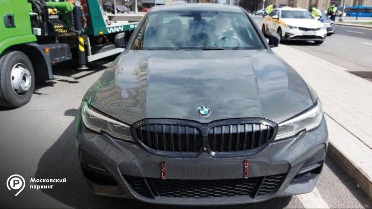 В Москве чаще всего паркуются без номеров водители BMW