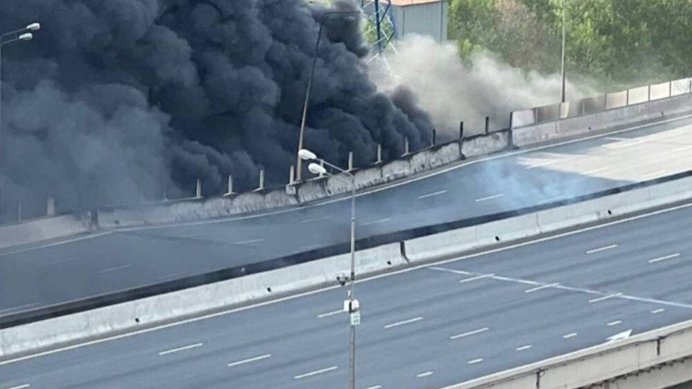 В Москве после пожара провисла эстакада на МСД