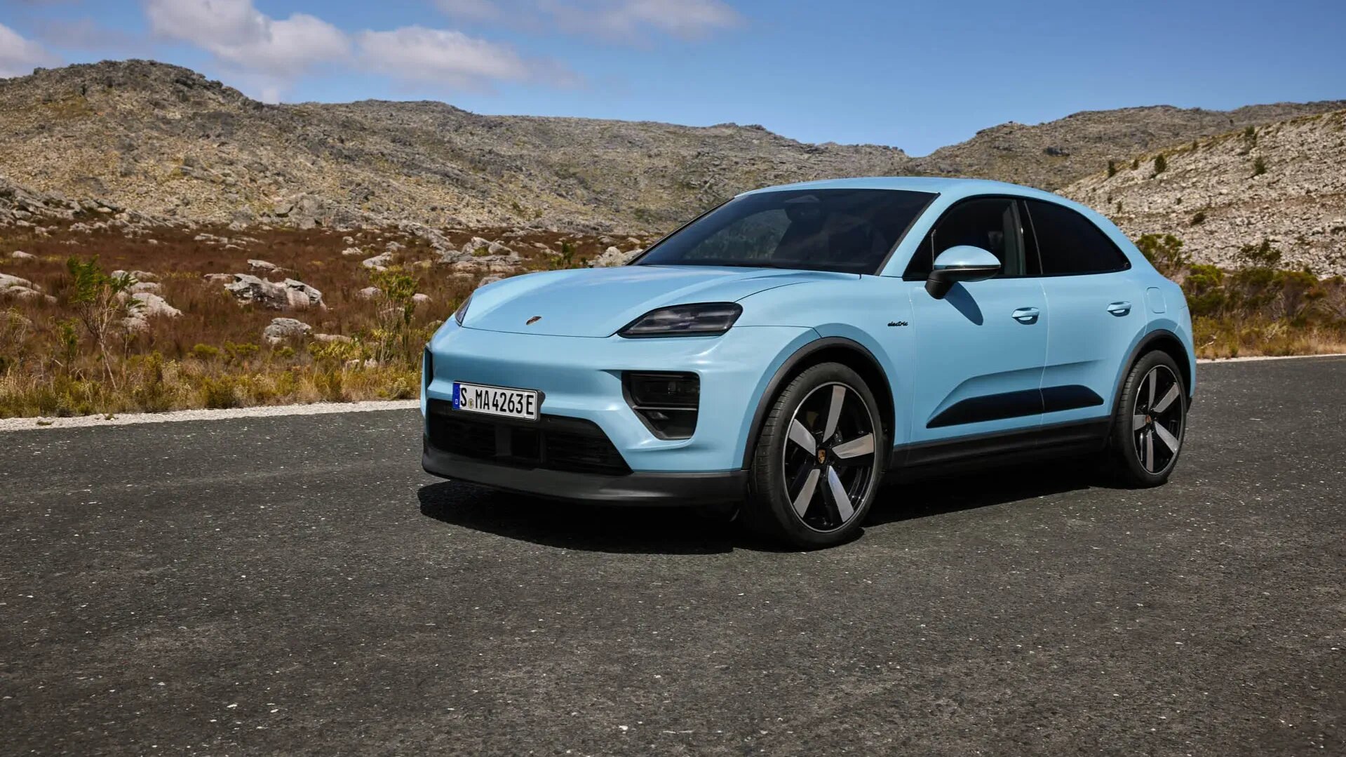 Компания Porsche снизила прогноз прибыли после падения продаж в Китае