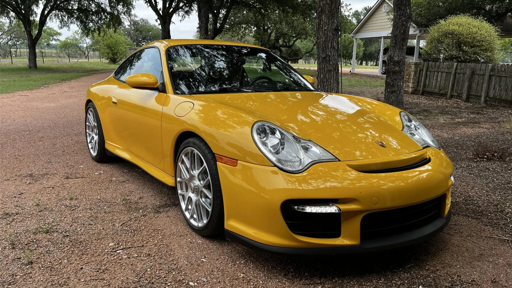 С молотка уйдёт Porsche 911 с американским 6,2-литровым V8