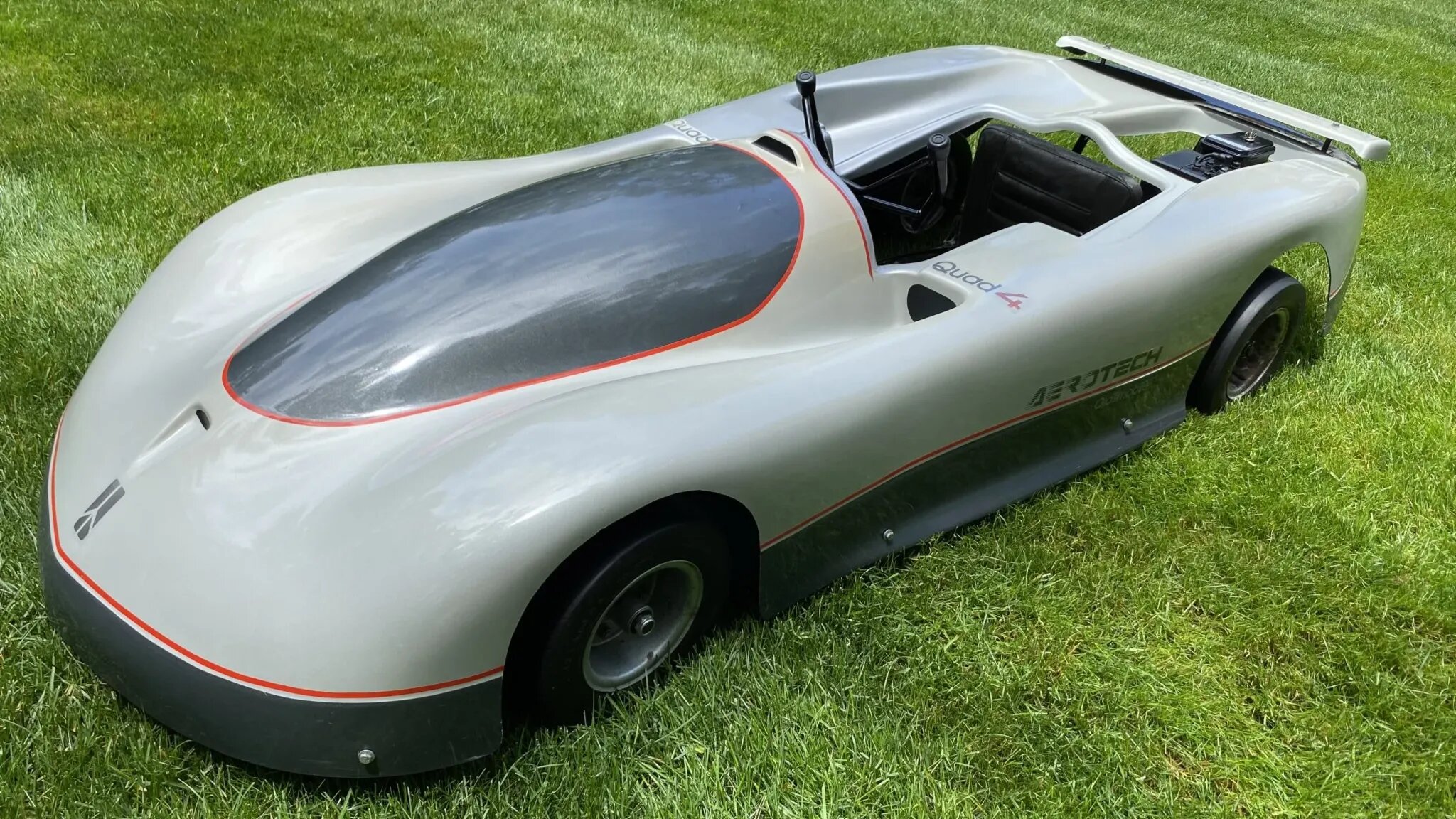 На продажу выставлен редкий карт с кузовом в стиле рекордного прототипа Oldsmobile Aerotech