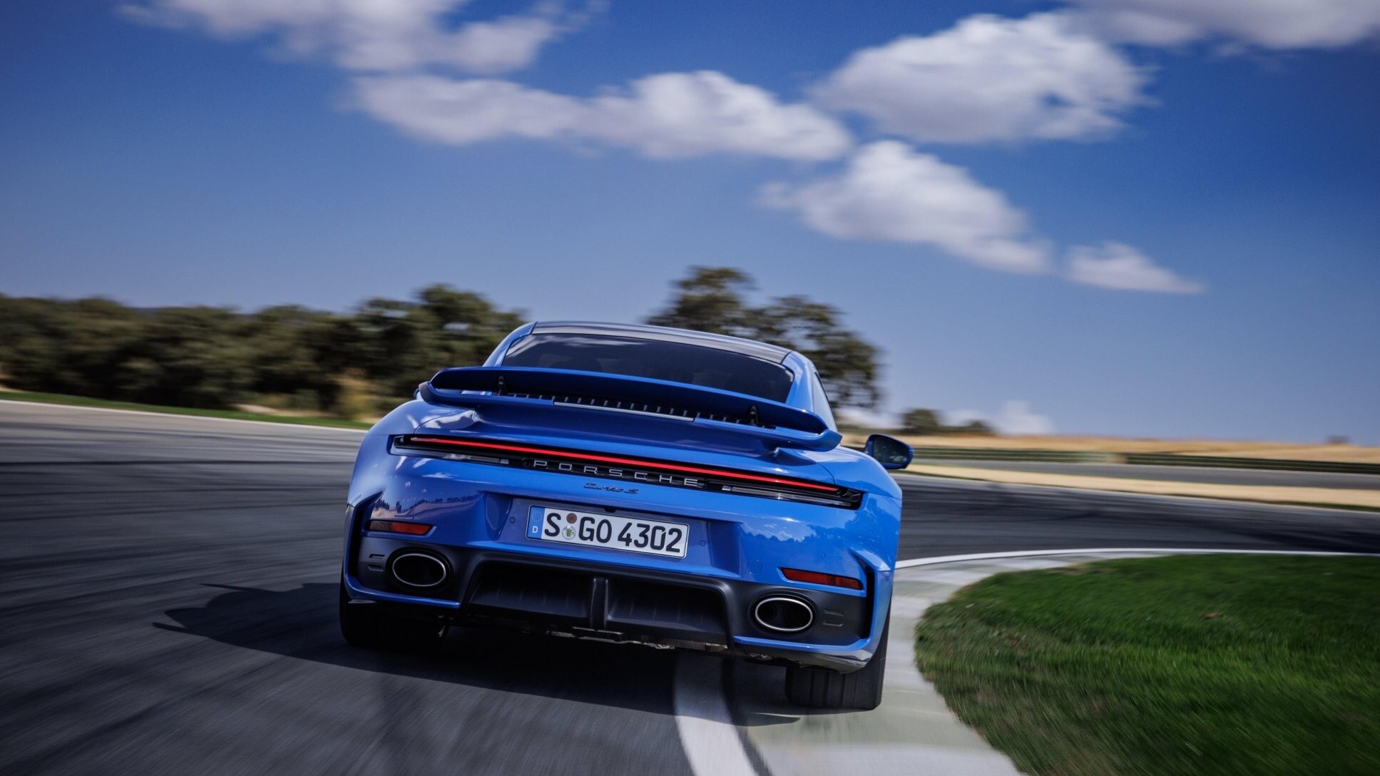 Мировые продажи Porsche в 2025 году упали на 10 процентов